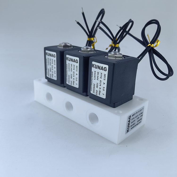4001-P3 type combination solenoid valve, 3 inlets and 1 outlet, made of polytetrafluoroethylene (PTFE), corrosion-resistant